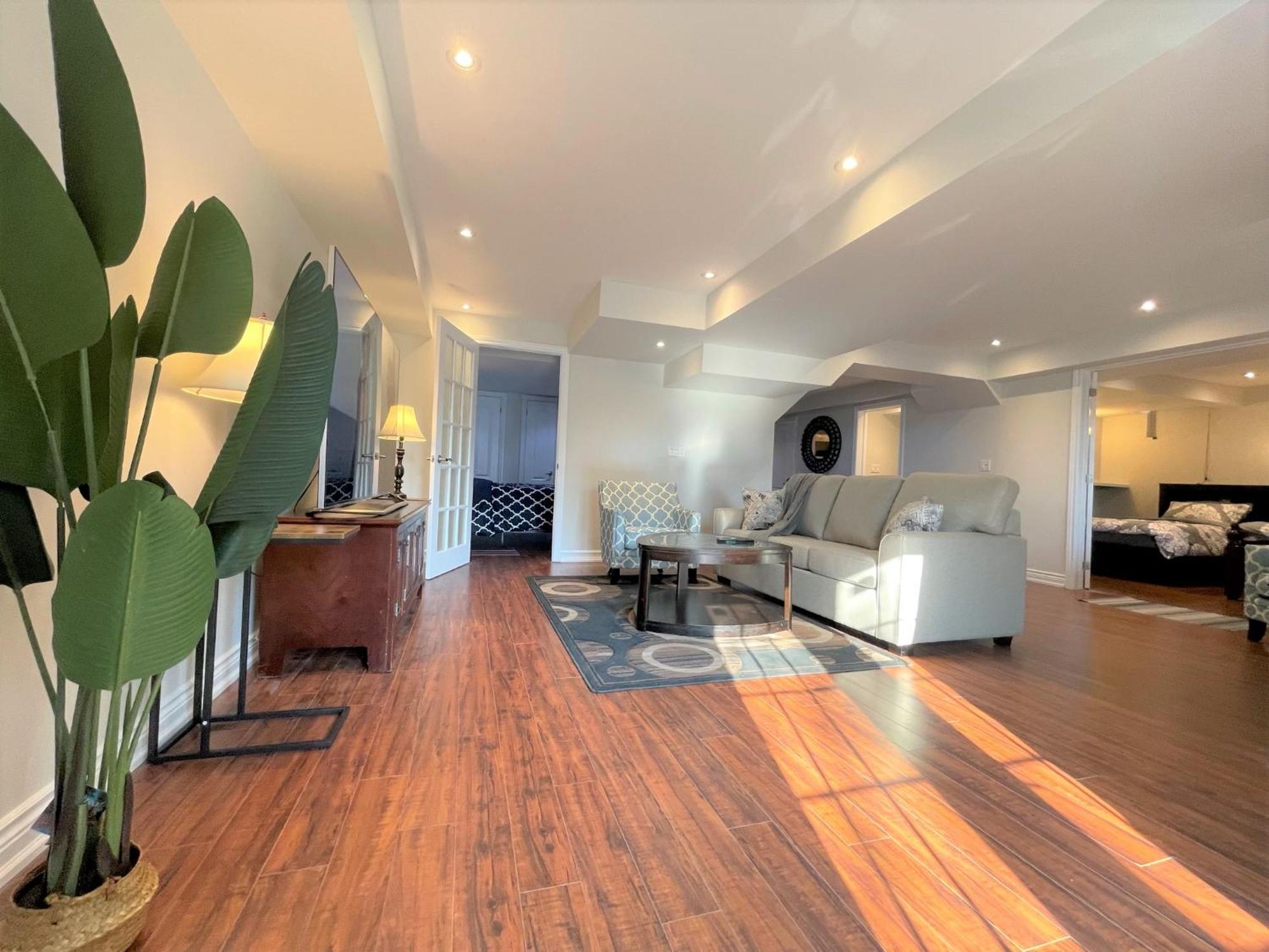Cozy Lovely Ravine Facing Suite. Mississauga Exterior foto
